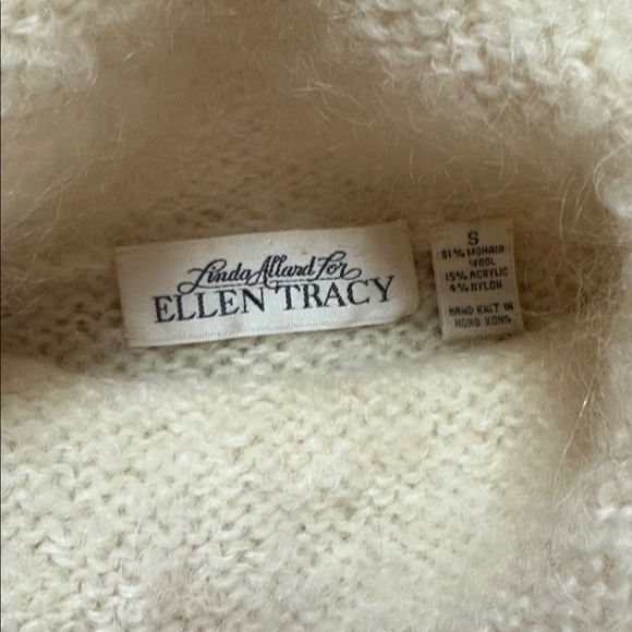 Vintage Ellen Tracy Cream and Tan Roll Turtleneck Sweater - Picture 2 of 7
